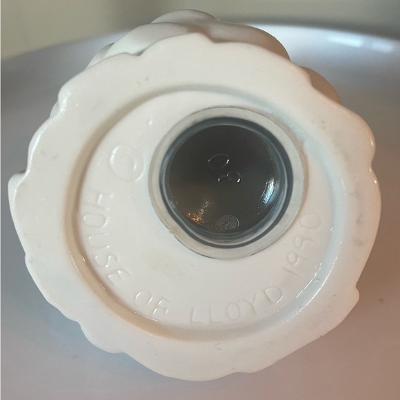 House of Lloyd 90s Vintage Bunny Ice Fishing Figurine With Net And Fish - Picture 5 of 5